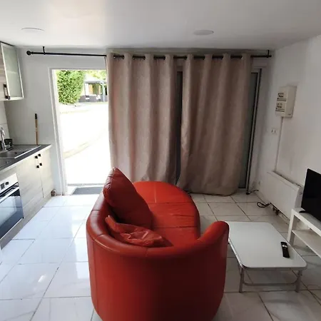 Azur, Paris Et Stade De France Houilles